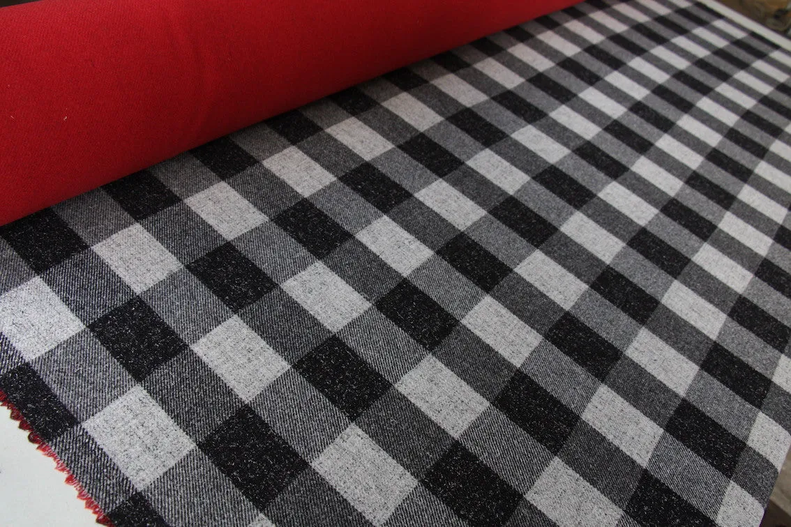 Red Black & Squares